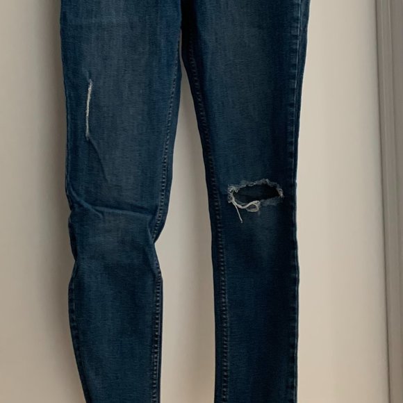 H&M Ripped, Raw Hem, Skinny Jeans - Picture 2 of 3